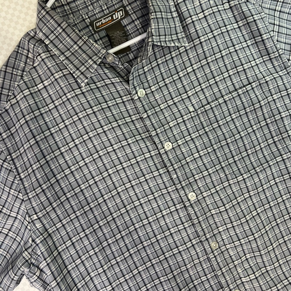 URBAN OUTFITTERS Men's Gray/white Plaid Button-Up Short Sleeve Shirt SZ Lg